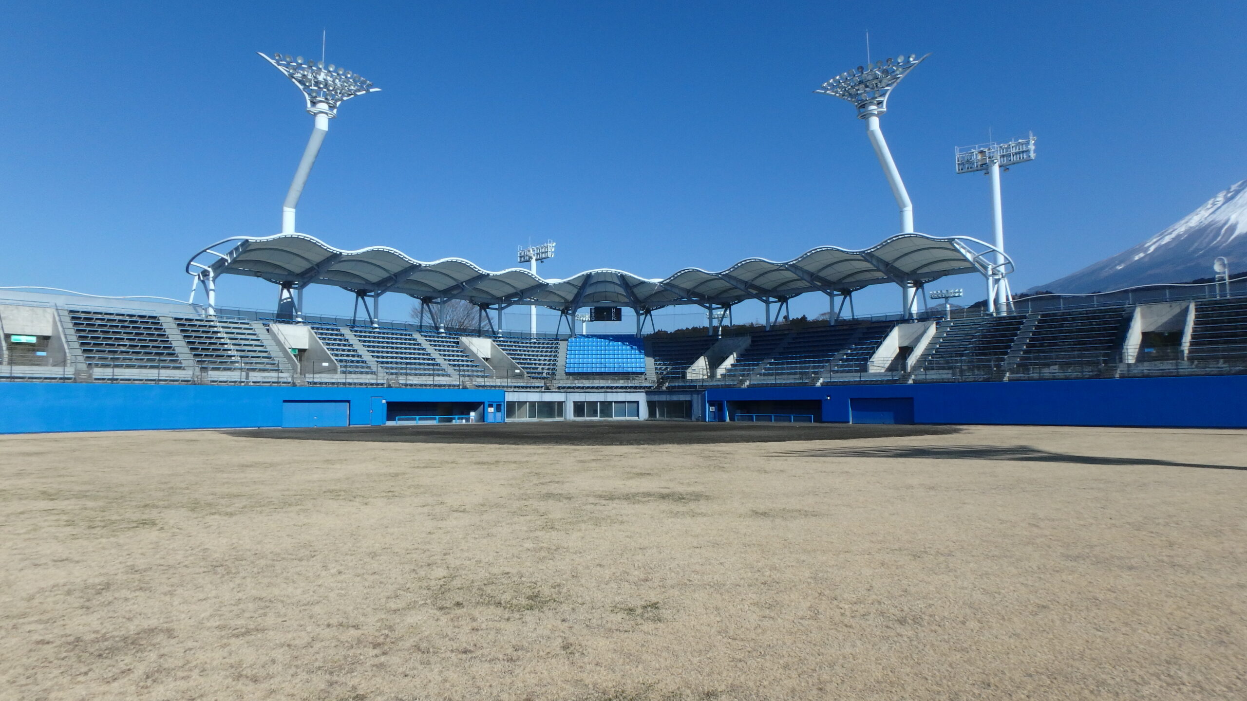 静岡県ソフトボール場の写真1