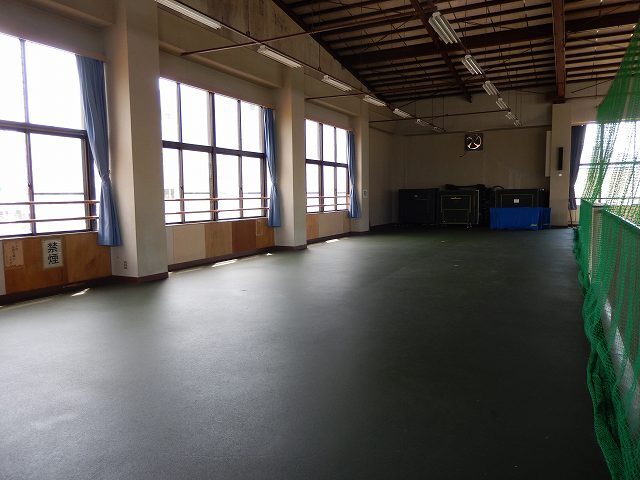 大仁体育館の写真3